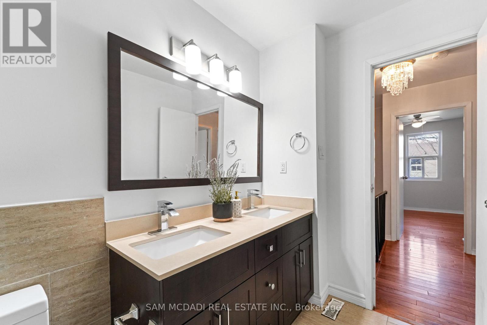 132 - 1050 Shawnmarr Road, Mississauga, Ontario  L5H 3V1 - Photo 19 - W12578374