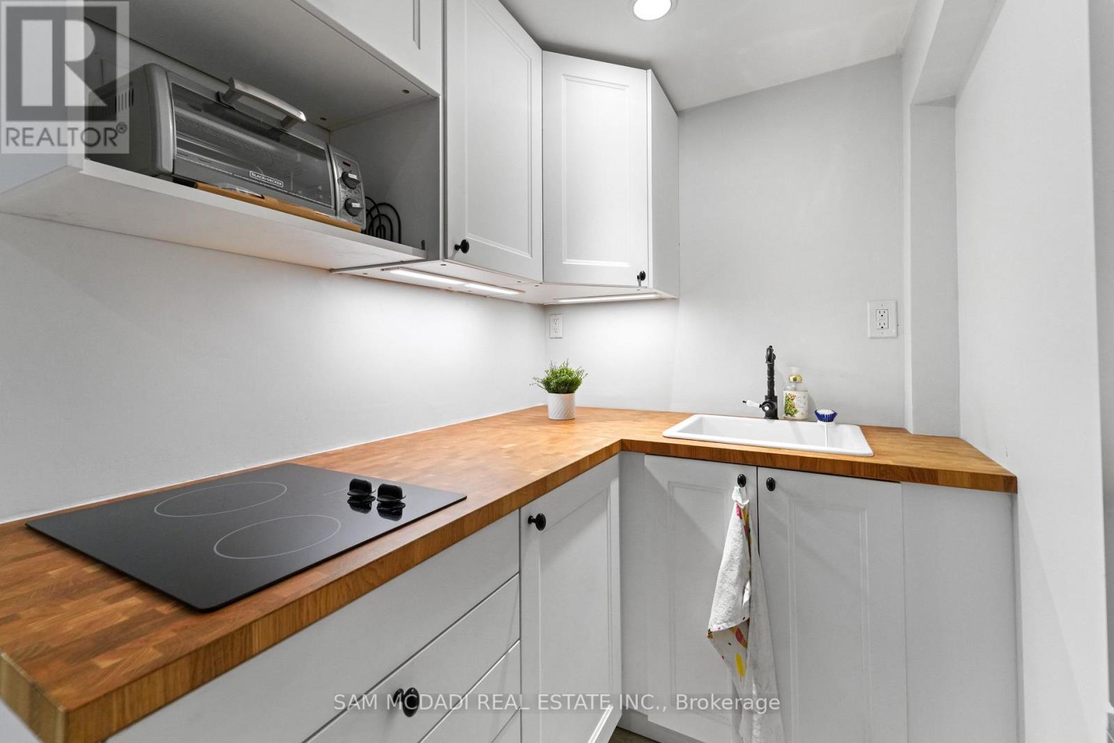 132 - 1050 Shawnmarr Road, Mississauga, Ontario  L5H 3V1 - Photo 24 - W12578374