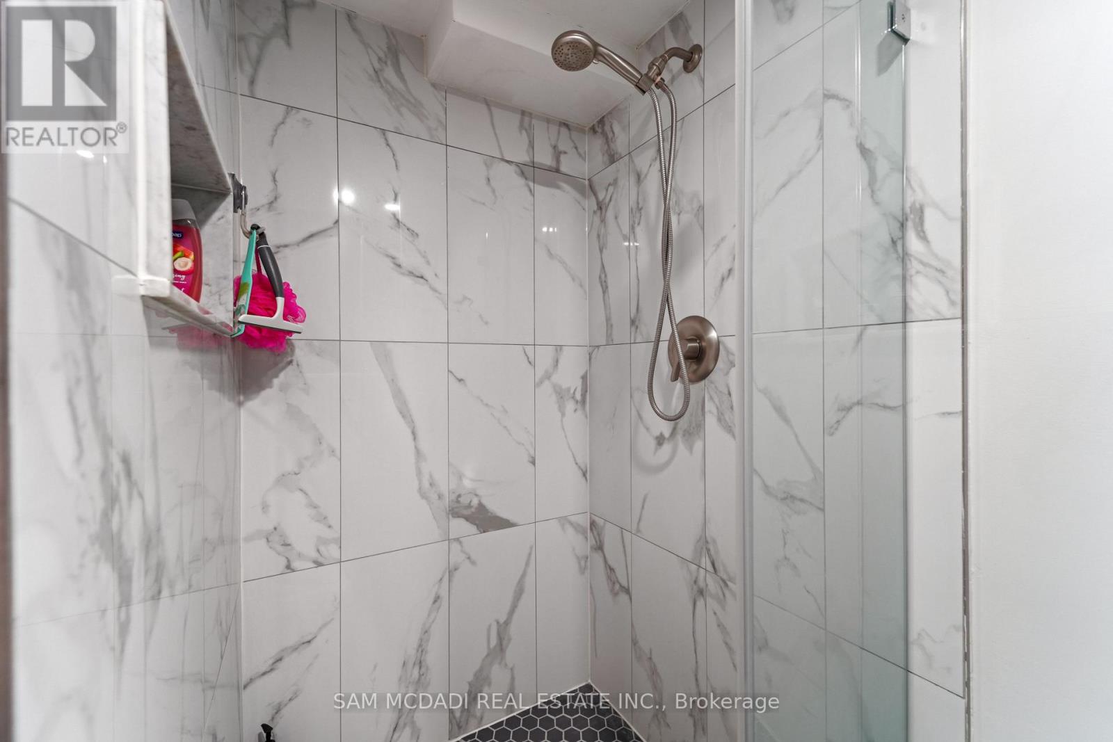 132 - 1050 Shawnmarr Road, Mississauga, Ontario  L5H 3V1 - Photo 28 - W12578374