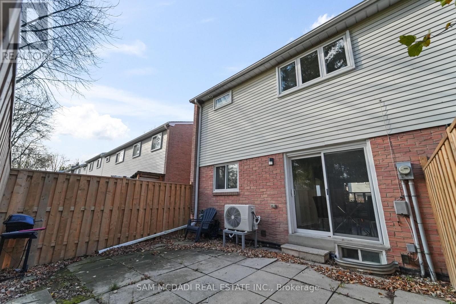 132 - 1050 Shawnmarr Road, Mississauga, Ontario  L5H 3V1 - Photo 33 - W12578374