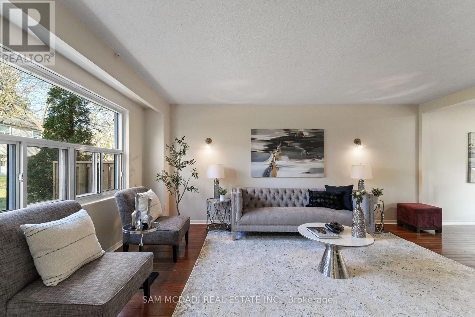 132 - 1050 Shawnmarr Road, Mississauga, Ontario  L5H 3V1 - Photo 4 - W12578374