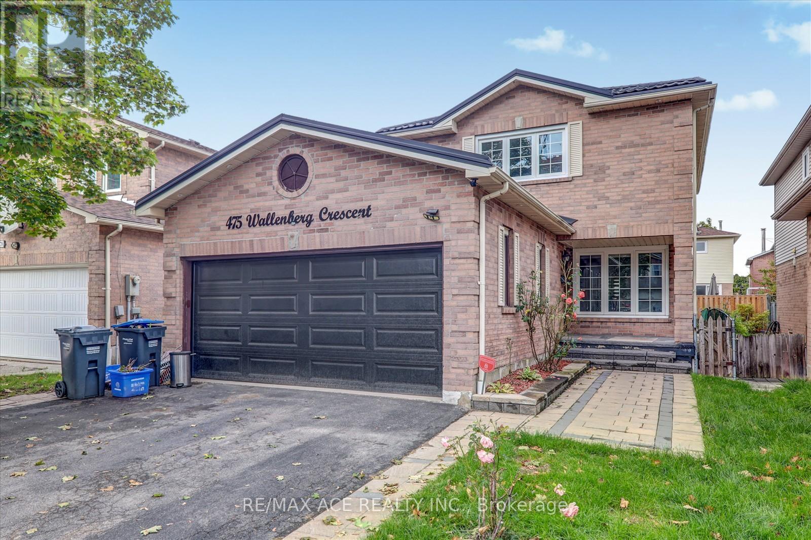 475 Wallenberg Crescent, Mississauga, Ontario  L5B 3M2 - Photo 2 - W12578376
