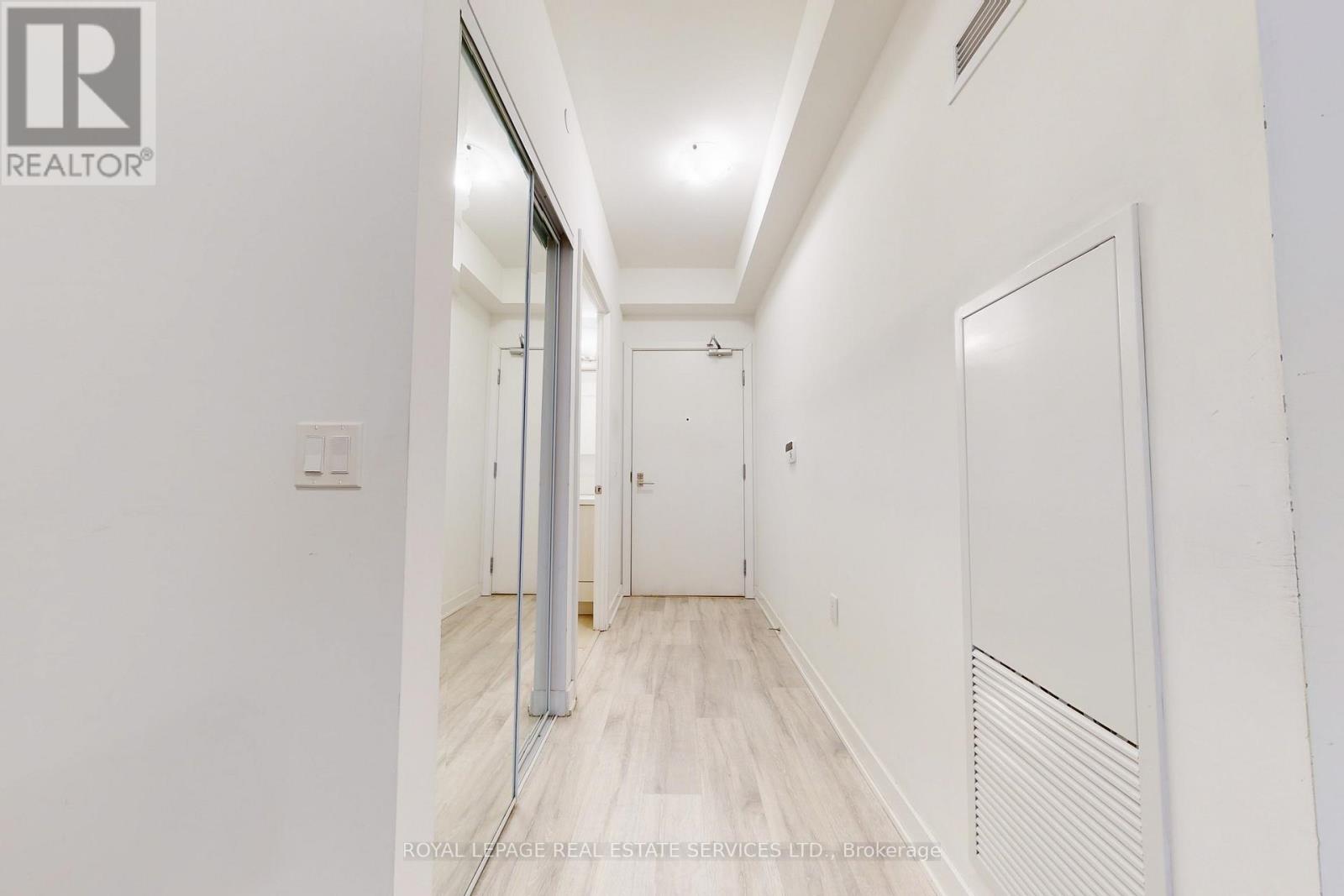 1509 - 4677 Glen Erin Drive, Mississauga, Ontario  L5M 2E3 - Photo 4 - W12578378