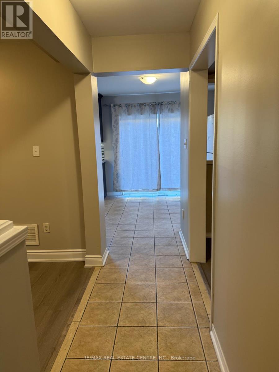 29 El Camino Way, Brampton, Ontario  L7A 3C4 - Photo 10 - W12578426