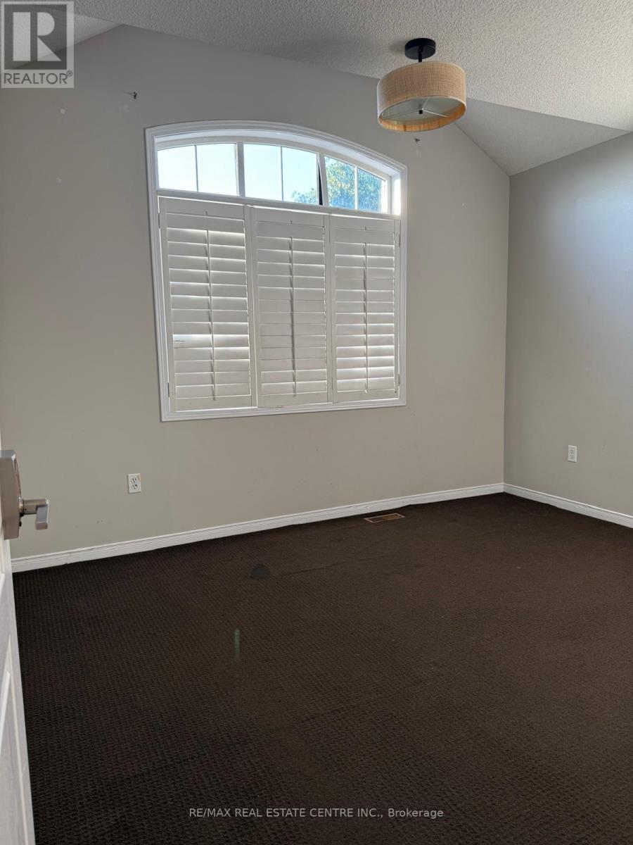 29 El Camino Way, Brampton, Ontario  L7A 3C4 - Photo 14 - W12578426