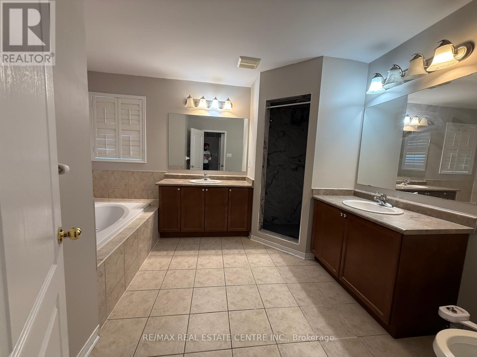 29 El Camino Way, Brampton, Ontario  L7A 3C4 - Photo 19 - W12578426