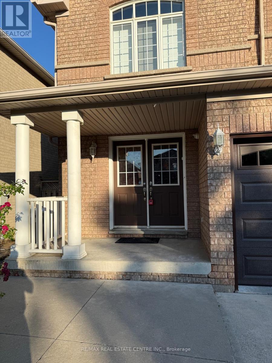 29 El Camino Way, Brampton, Ontario  L7A 3C4 - Photo 2 - W12578426