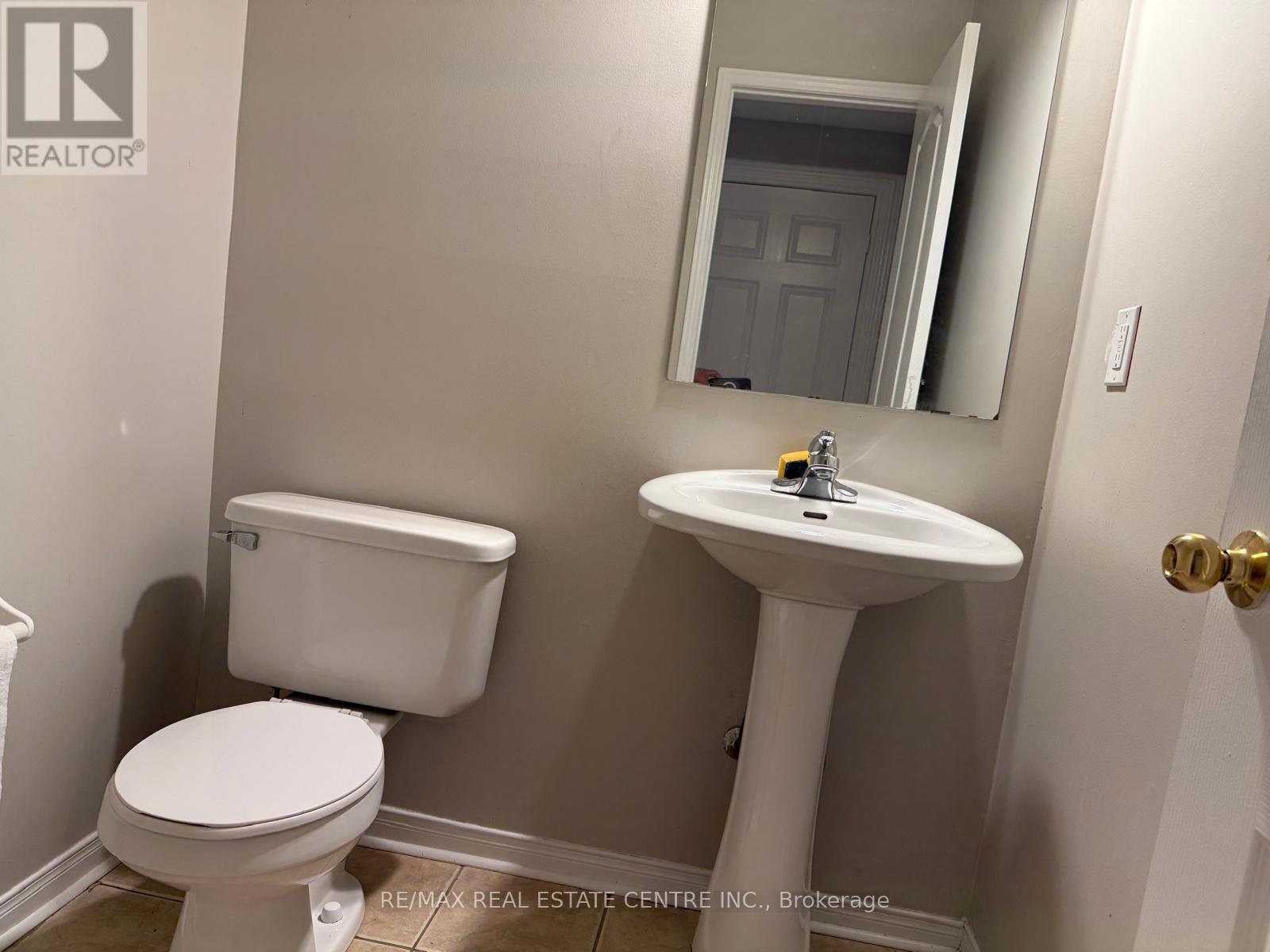 29 El Camino Way, Brampton, Ontario  L7A 3C4 - Photo 7 - W12578426