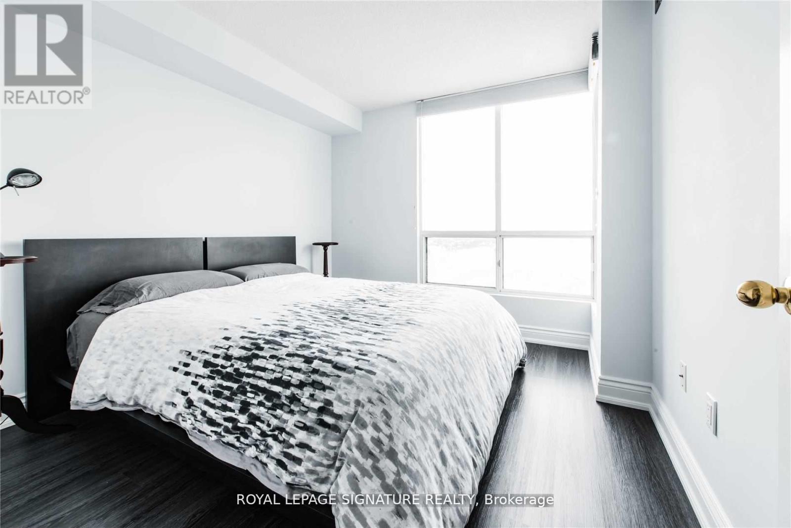 2004 - 101 Subway Crescent, Toronto, Ontario  M9B 6K4 - Photo 10 - W12578434