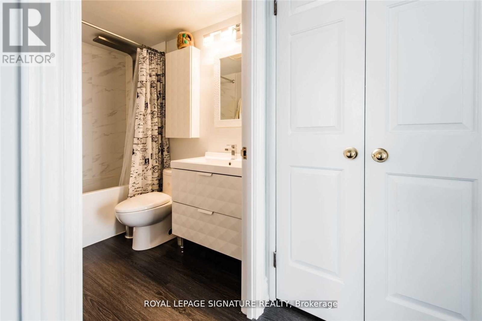 2004 - 101 Subway Crescent, Toronto, Ontario  M9B 6K4 - Photo 12 - W12578434