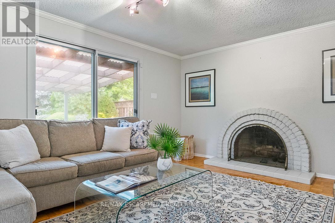 2369 Baccaro Road, Oakville, Ontario  L6J 5V9 - Photo 13 - W12578440