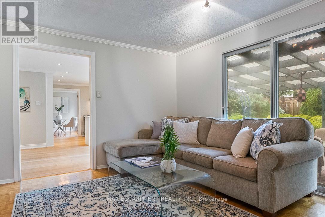 2369 Baccaro Road, Oakville, Ontario  L6J 5V9 - Photo 14 - W12578440