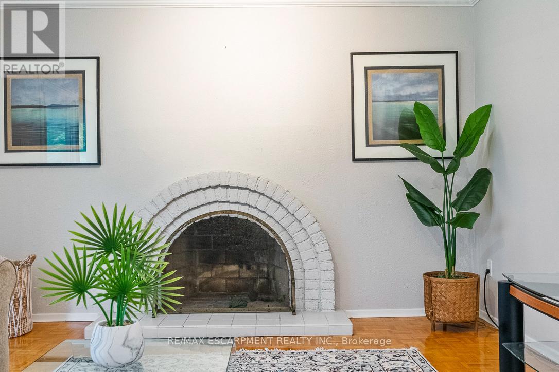 2369 Baccaro Road, Oakville, Ontario  L6J 5V9 - Photo 15 - W12578440