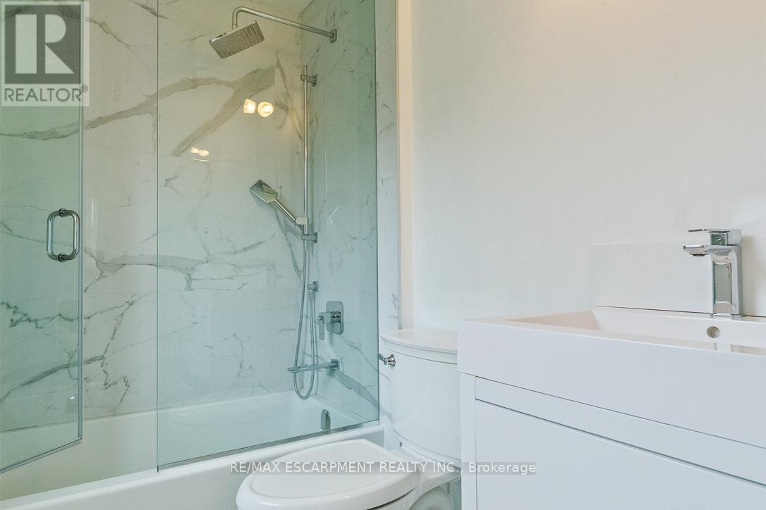 2369 Baccaro Road, Oakville, Ontario  L6J 5V9 - Photo 17 - W12578440