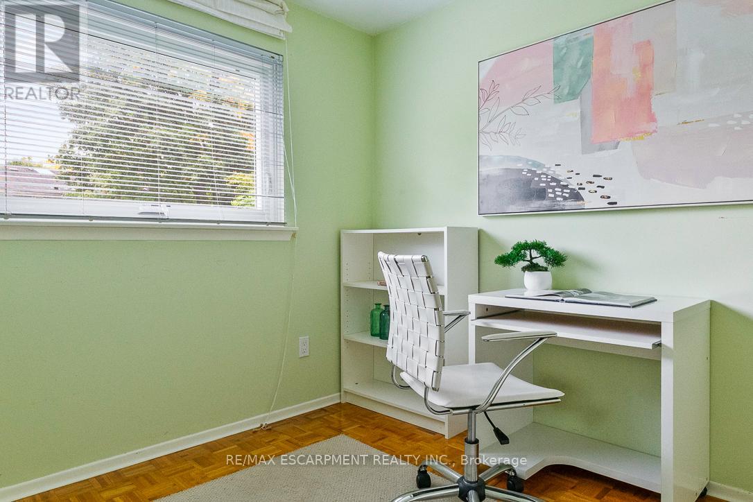 2369 Baccaro Road, Oakville, Ontario  L6J 5V9 - Photo 19 - W12578440