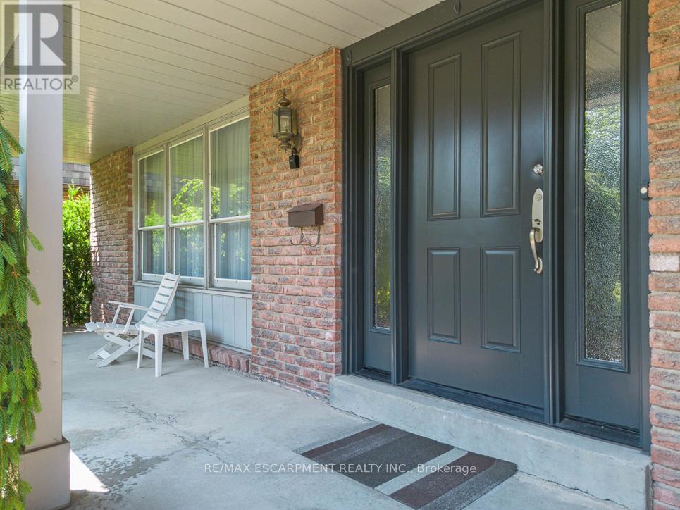 2369 Baccaro Road, Oakville, Ontario  L6J 5V9 - Photo 3 - W12578440