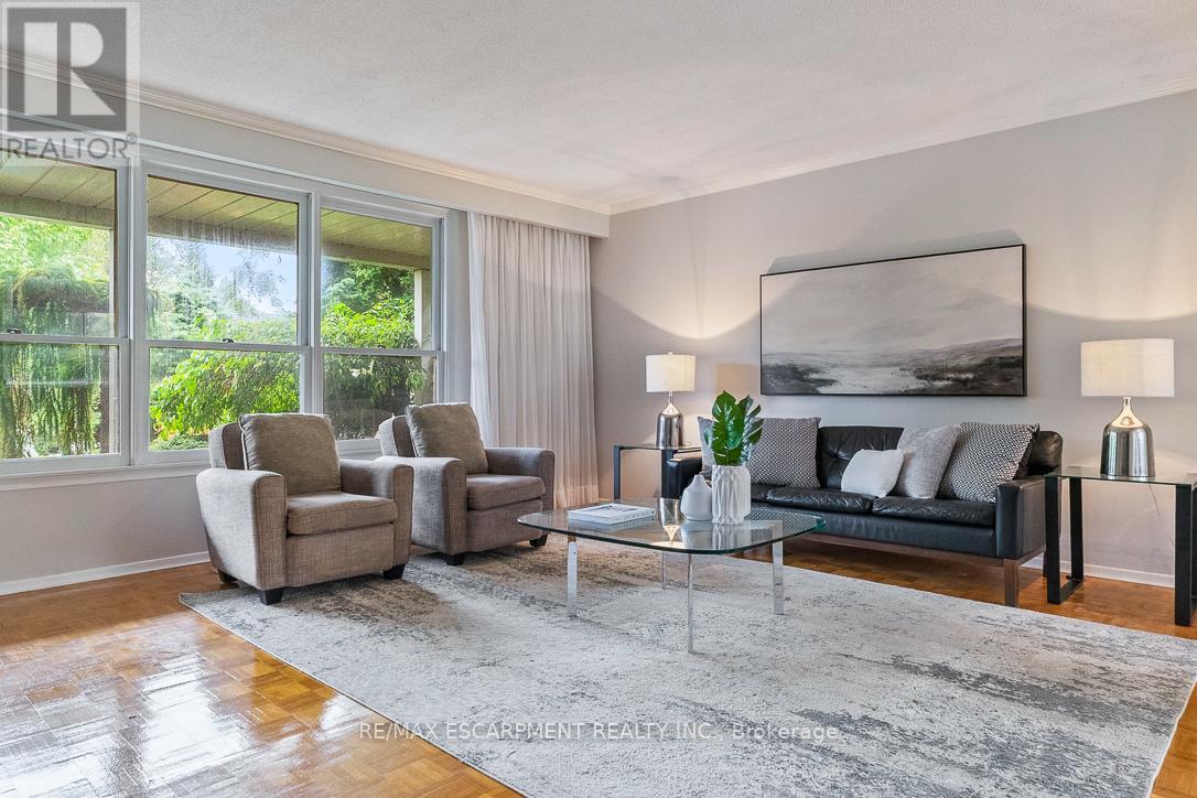 2369 Baccaro Road, Oakville, Ontario  L6J 5V9 - Photo 4 - W12578440