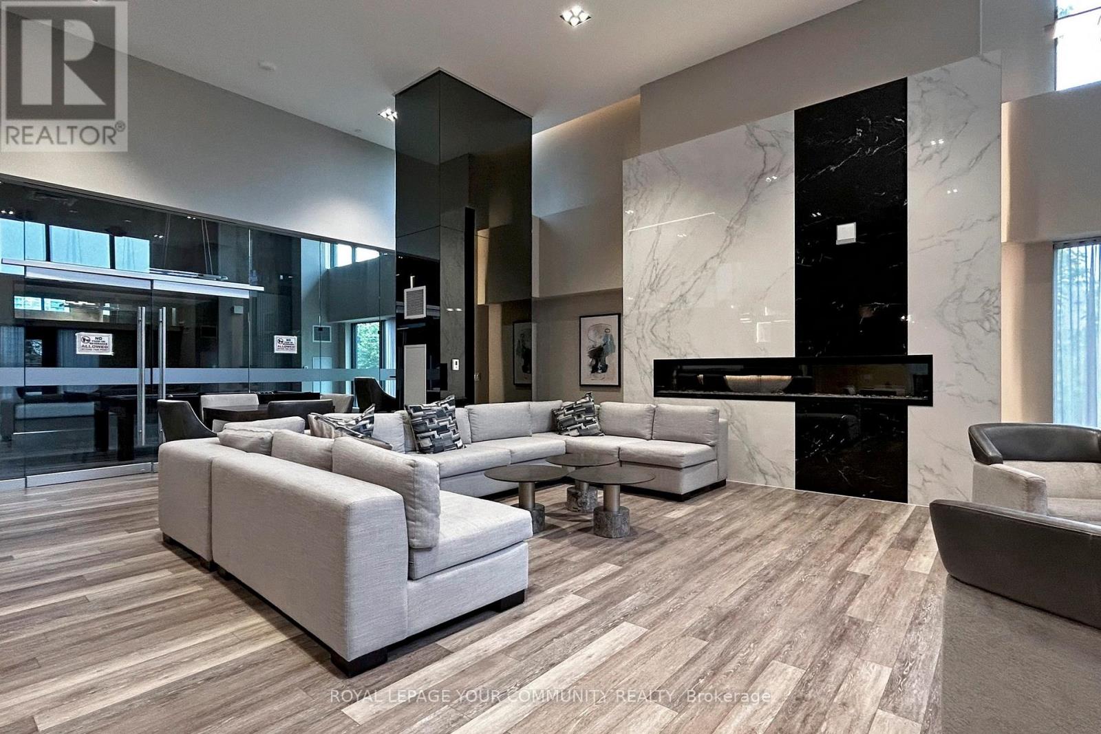 1704 - 75 Oneida Crescent, Richmond Hill, Ontario  L4B 0H3 - Photo 7 - N12577072