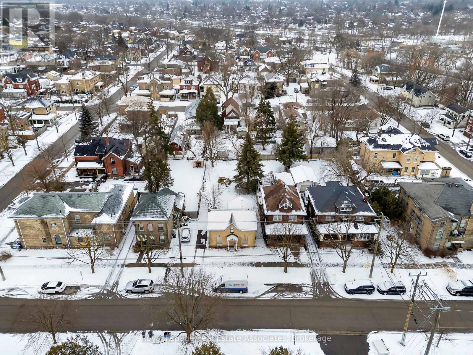 43 EAST AVENUE, Brantford, Ontario