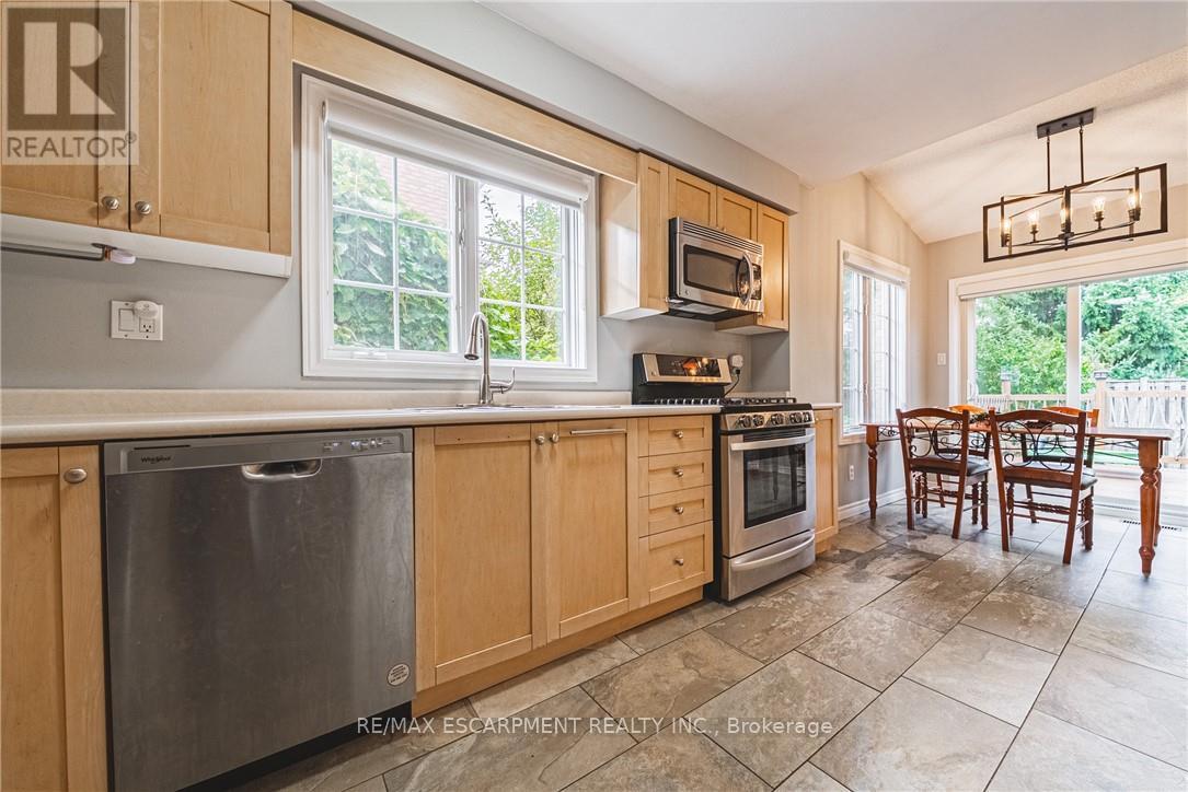 55 Morwick Drive, Hamilton, Ontario  L9G 4Y4 - Photo 6 - X12578288