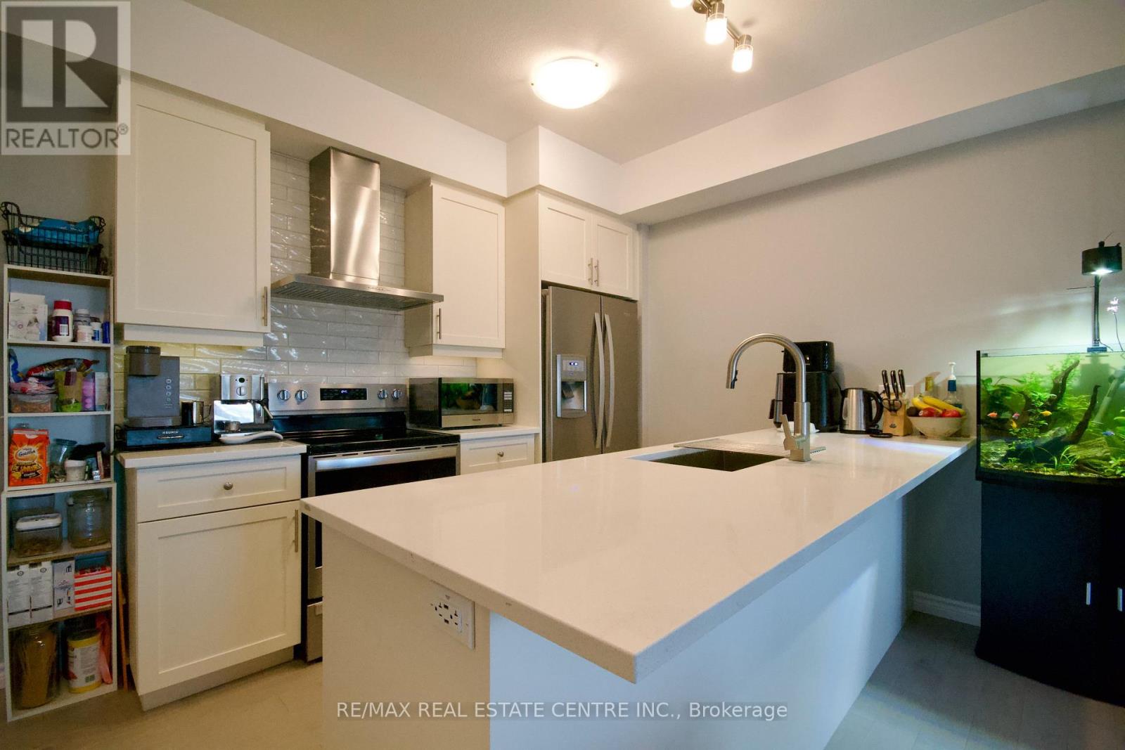 160 OAT LANE, Kitchener, Ontario