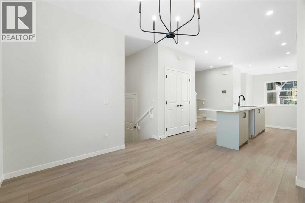 13 Creekview Manor Sw, Calgary, Alberta  T2X 5Y4 - Photo 15 - A2269434