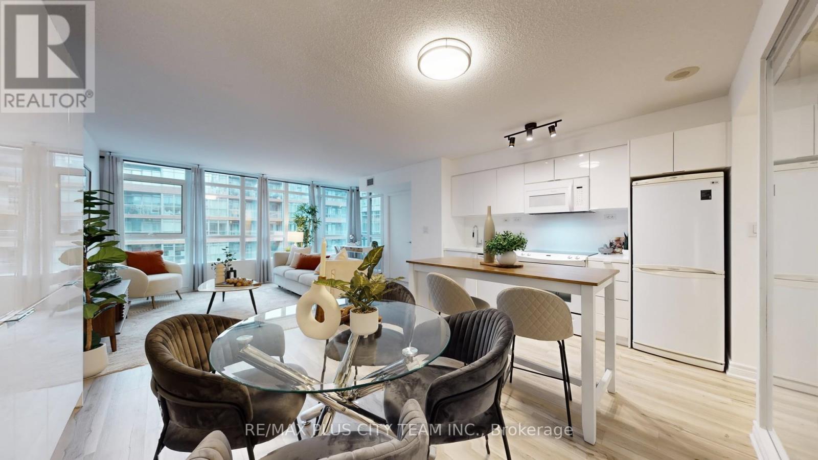 830 - 10 Capreol Court, Toronto, Ontario  M5V 4B3 - Photo 13 - C12578476