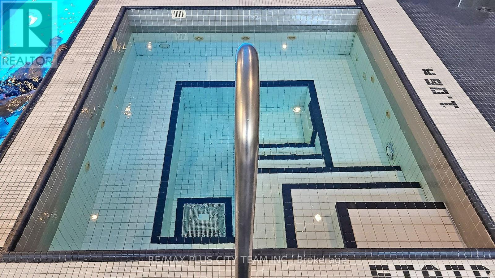 830 - 10 Capreol Court, Toronto, Ontario  M5V 4B3 - Photo 26 - C12578476