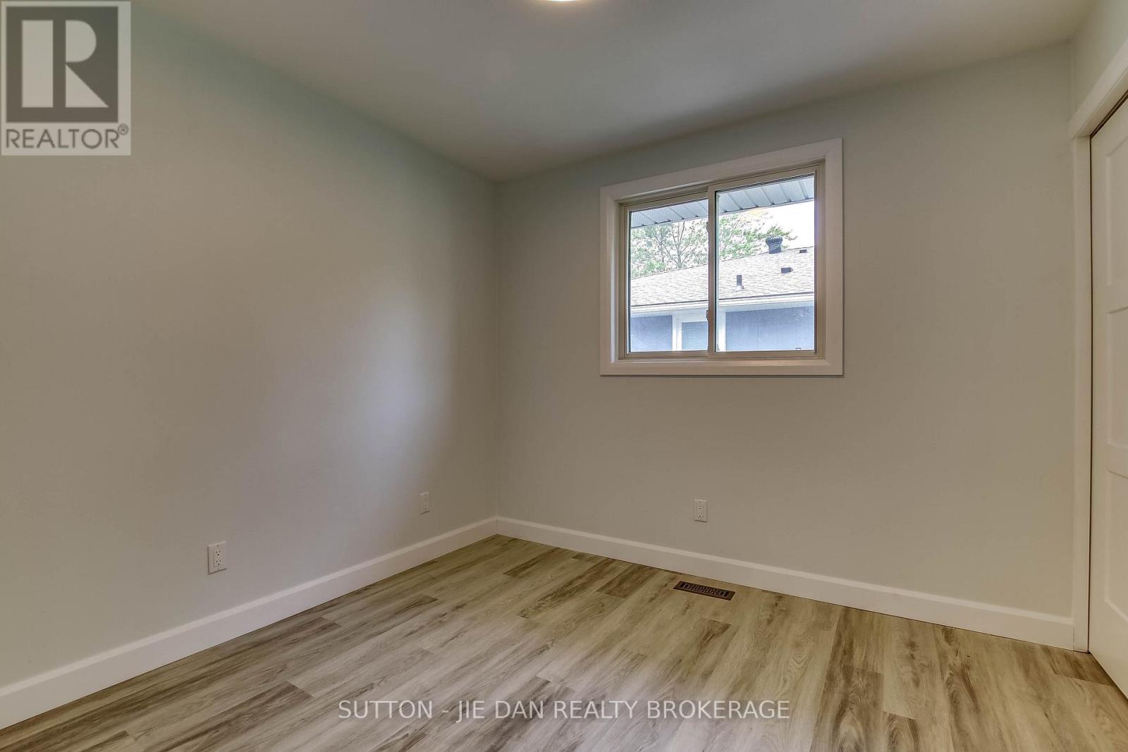 42 Wenlock Crescent, London North, Ontario  N6G 3B6 - Photo 10 - X12319138