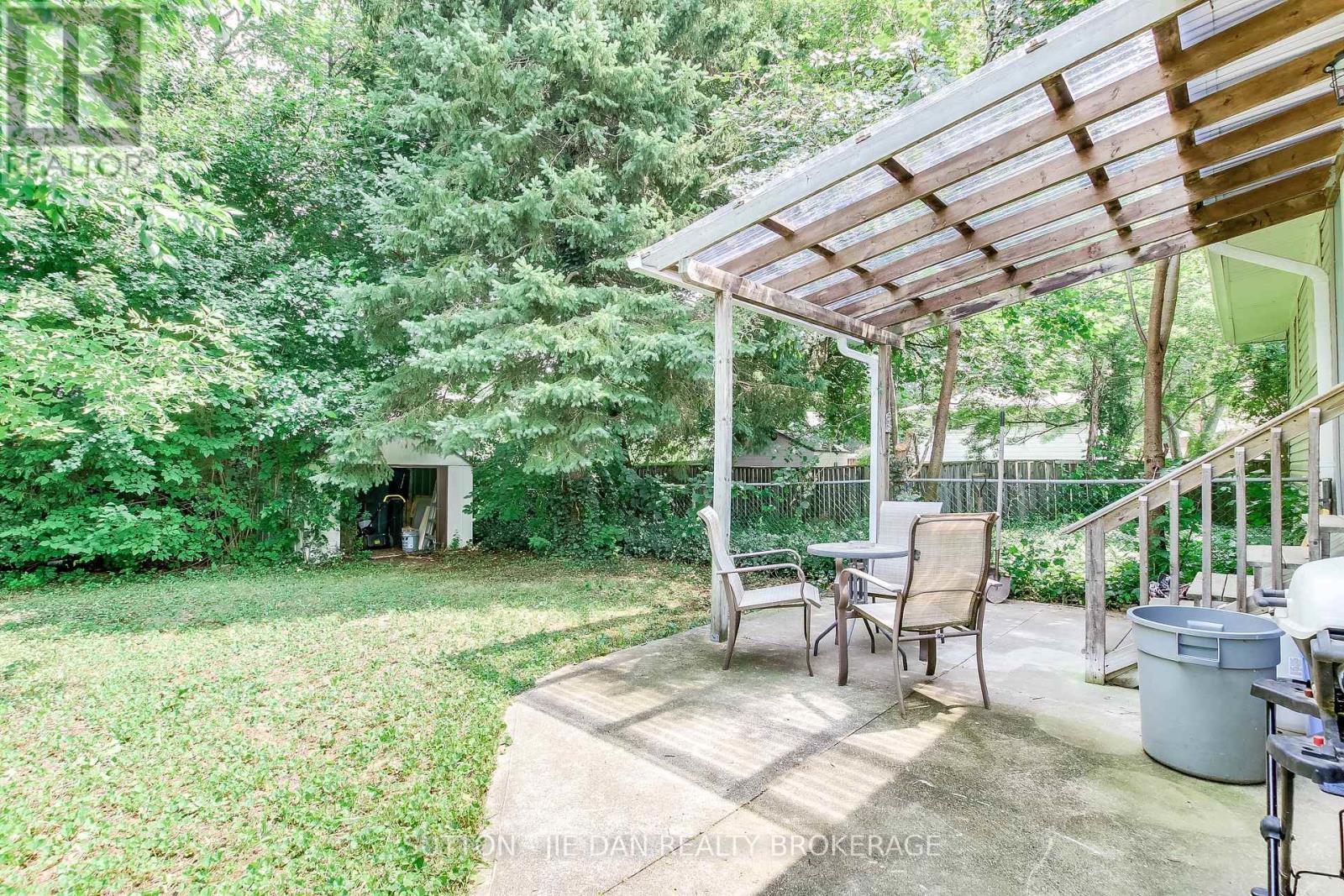 42 Wenlock Crescent, London North, Ontario  N6G 3B6 - Photo 16 - X12319138