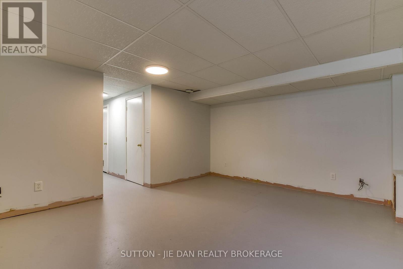 42 Wenlock Crescent, London North, Ontario  N6G 3B6 - Photo 21 - X12319138