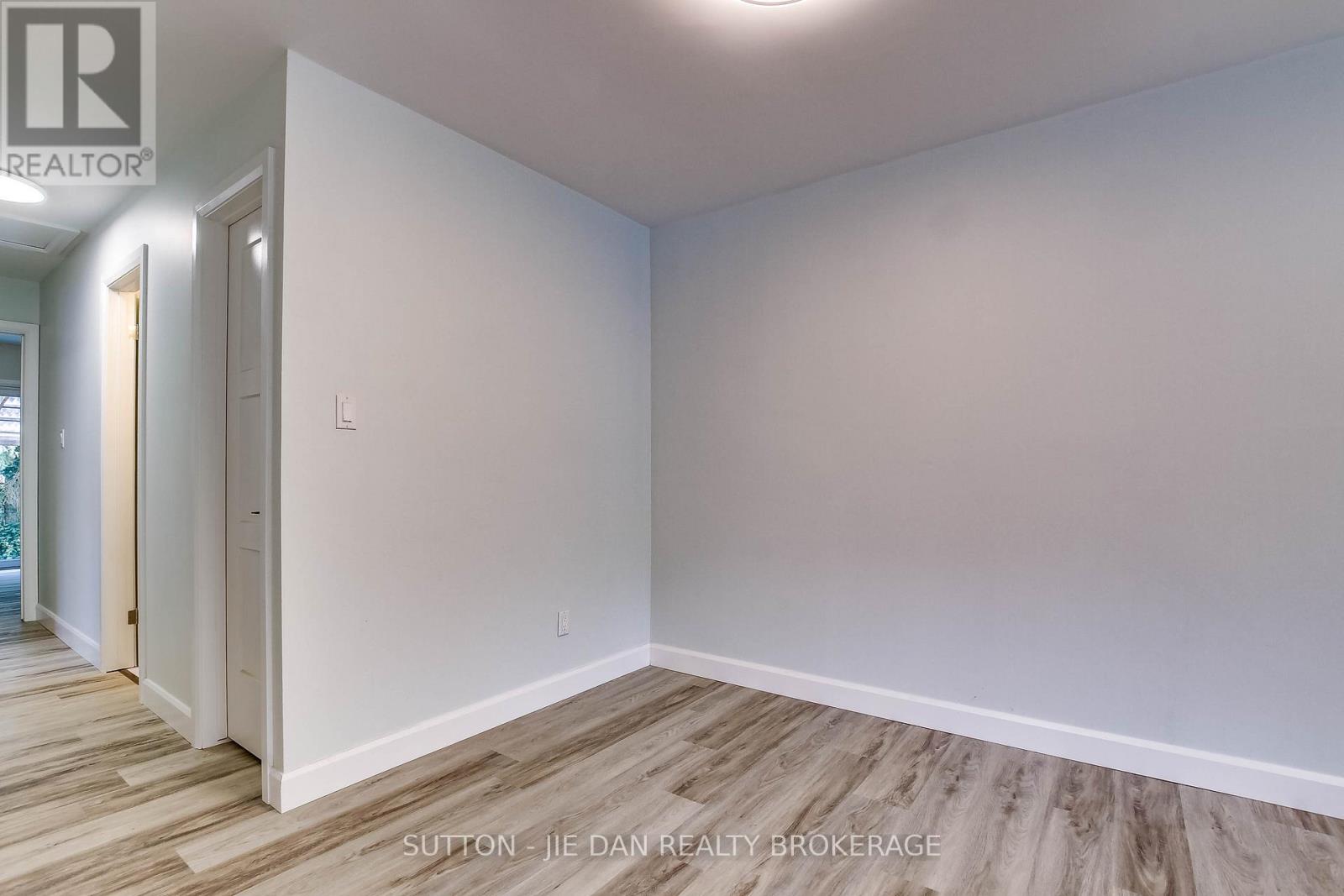 42 Wenlock Crescent, London North, Ontario  N6G 3B6 - Photo 9 - X12319138