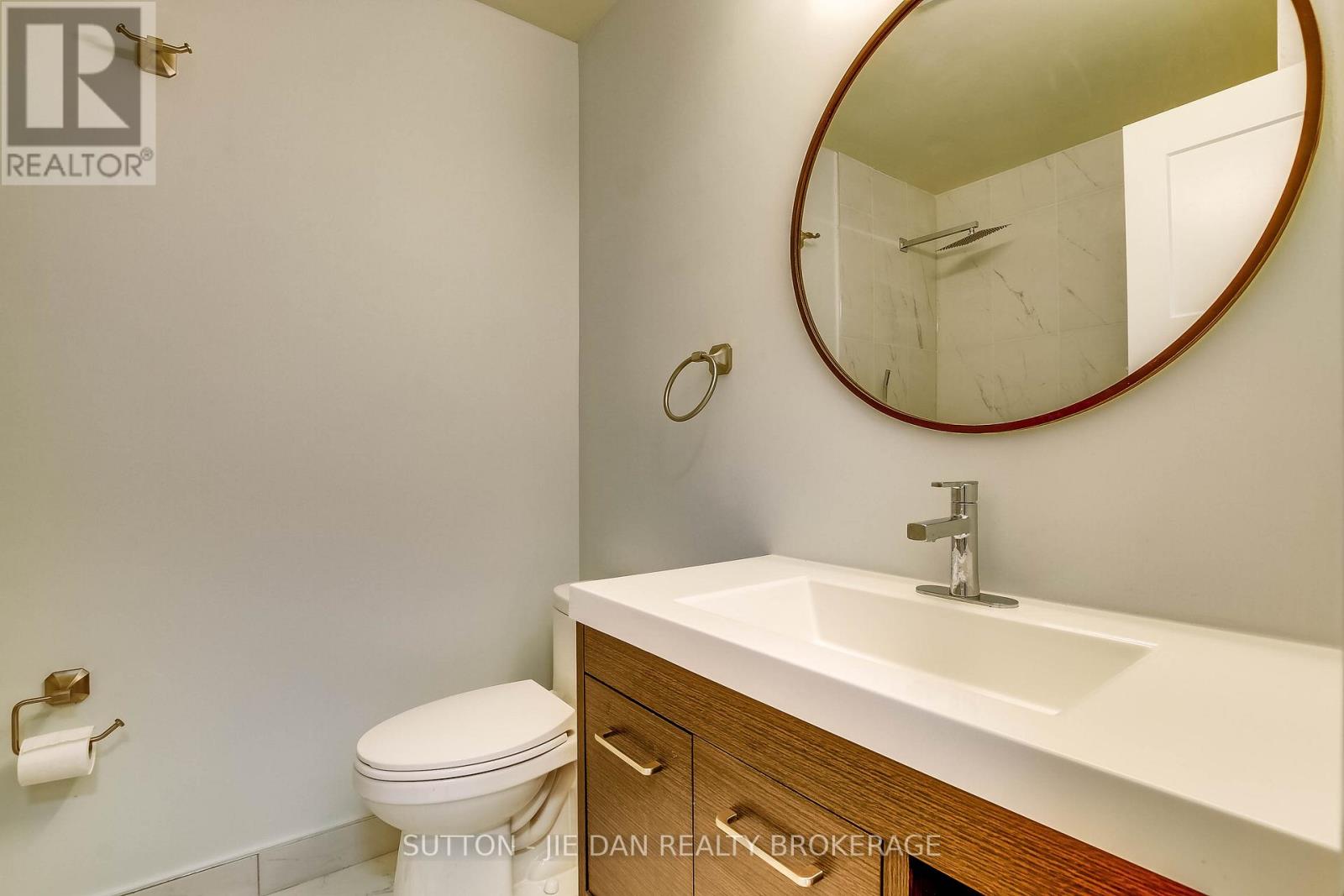 42 Wenlock Crescent, London North, Ontario  N6G 3B6 - Photo 8 - X12319138