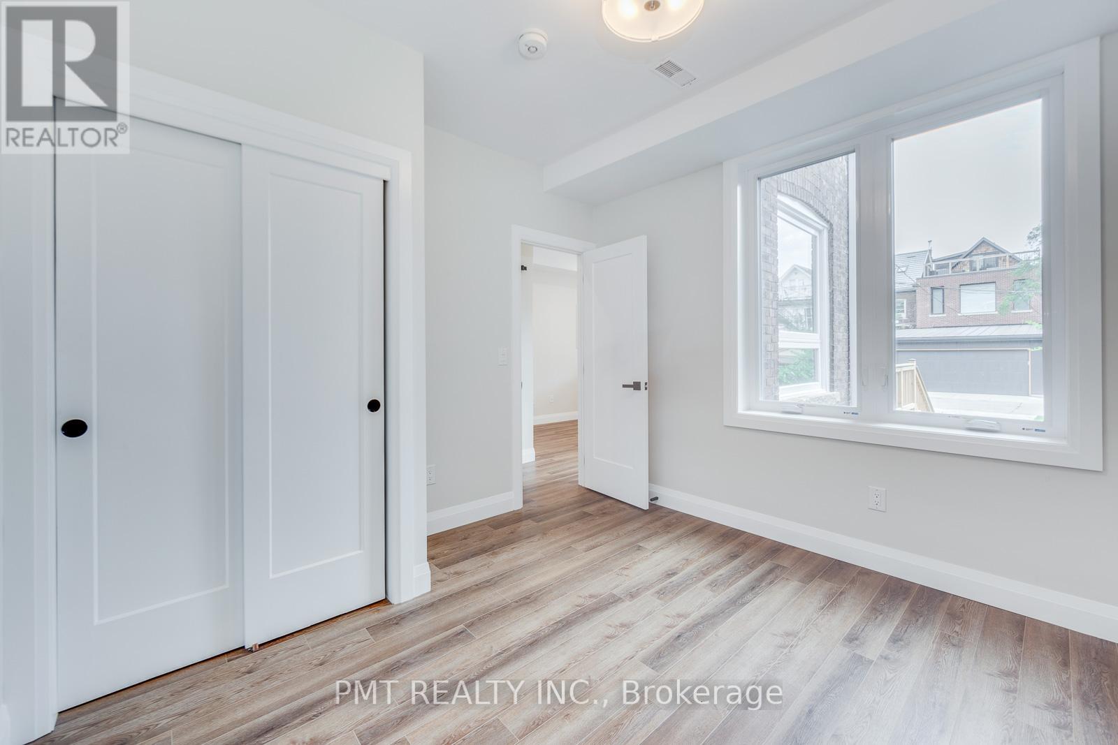 B - 17 Lockwood Road, Toronto, Ontario  M4L 3M7 - Photo 8 - E12578472
