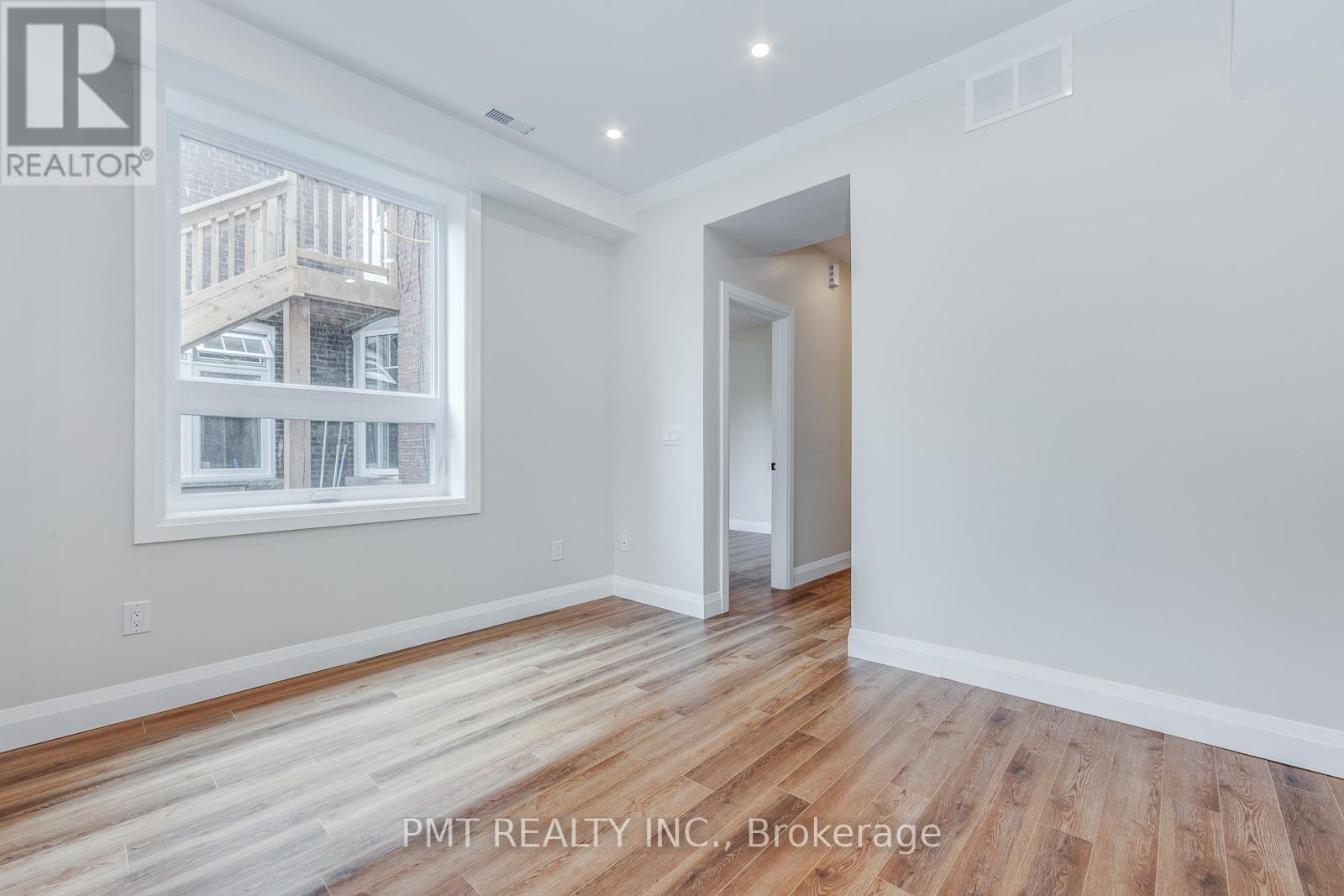 B - 17 Lockwood Road, Toronto, Ontario  M4L 3M7 - Photo 9 - E12578472