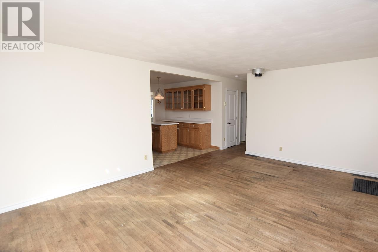 3 Eastman Rd, Blind River, Ontario  P0R 1B0 - Photo 14 - SM253294