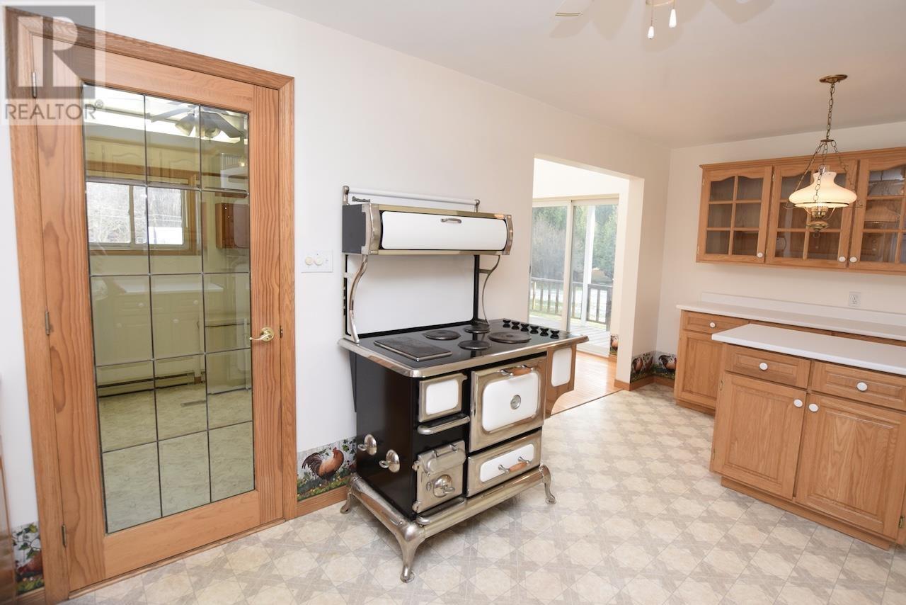 3 Eastman Rd, Blind River, Ontario  P0R 1B0 - Photo 5 - SM253294