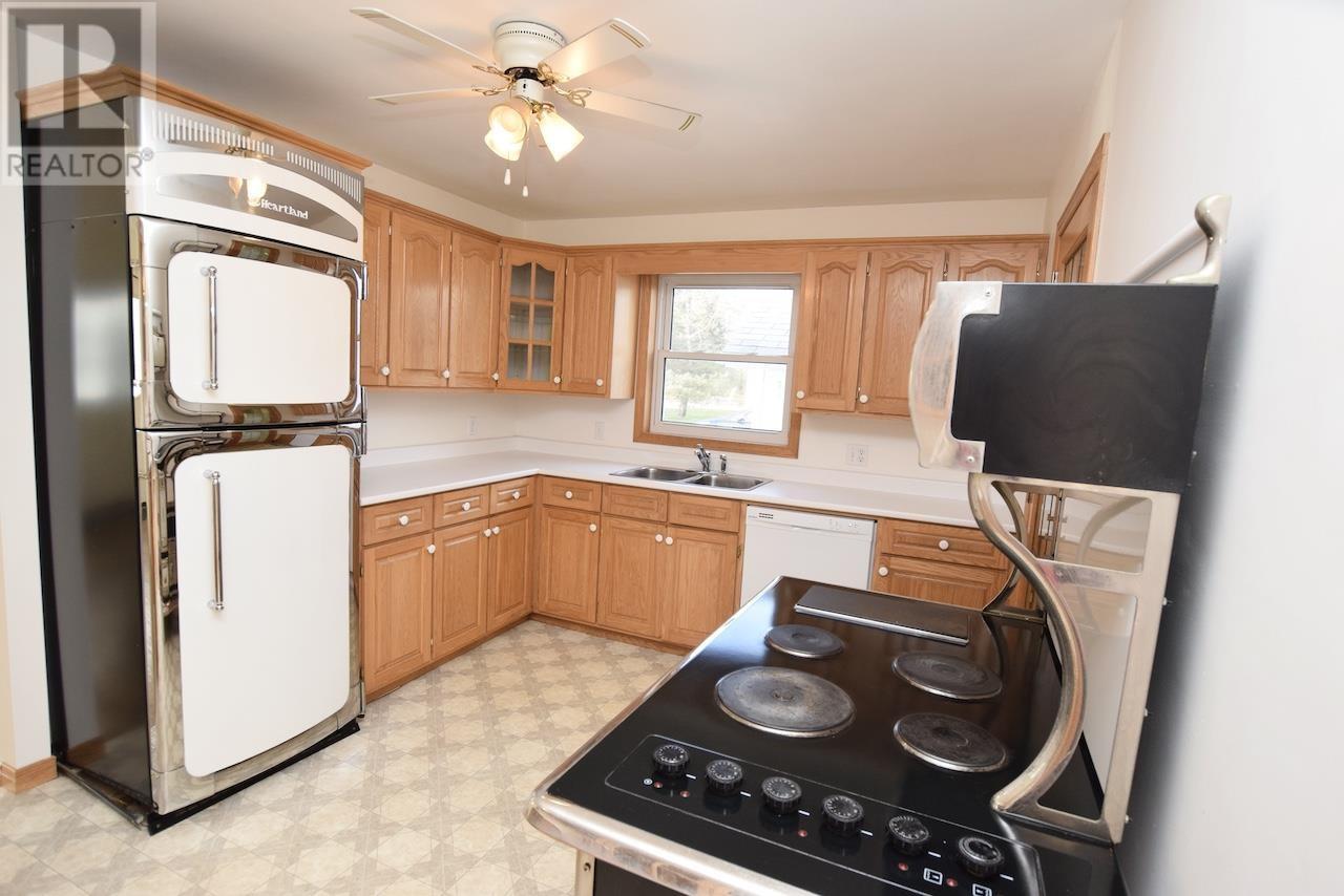 3 Eastman Rd, Blind River, Ontario  P0R 1B0 - Photo 6 - SM253294