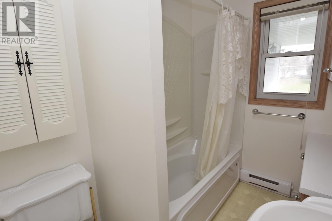 3 Eastman Rd, Blind River, Ontario  P0R 1B0 - Photo 17 - SM253294