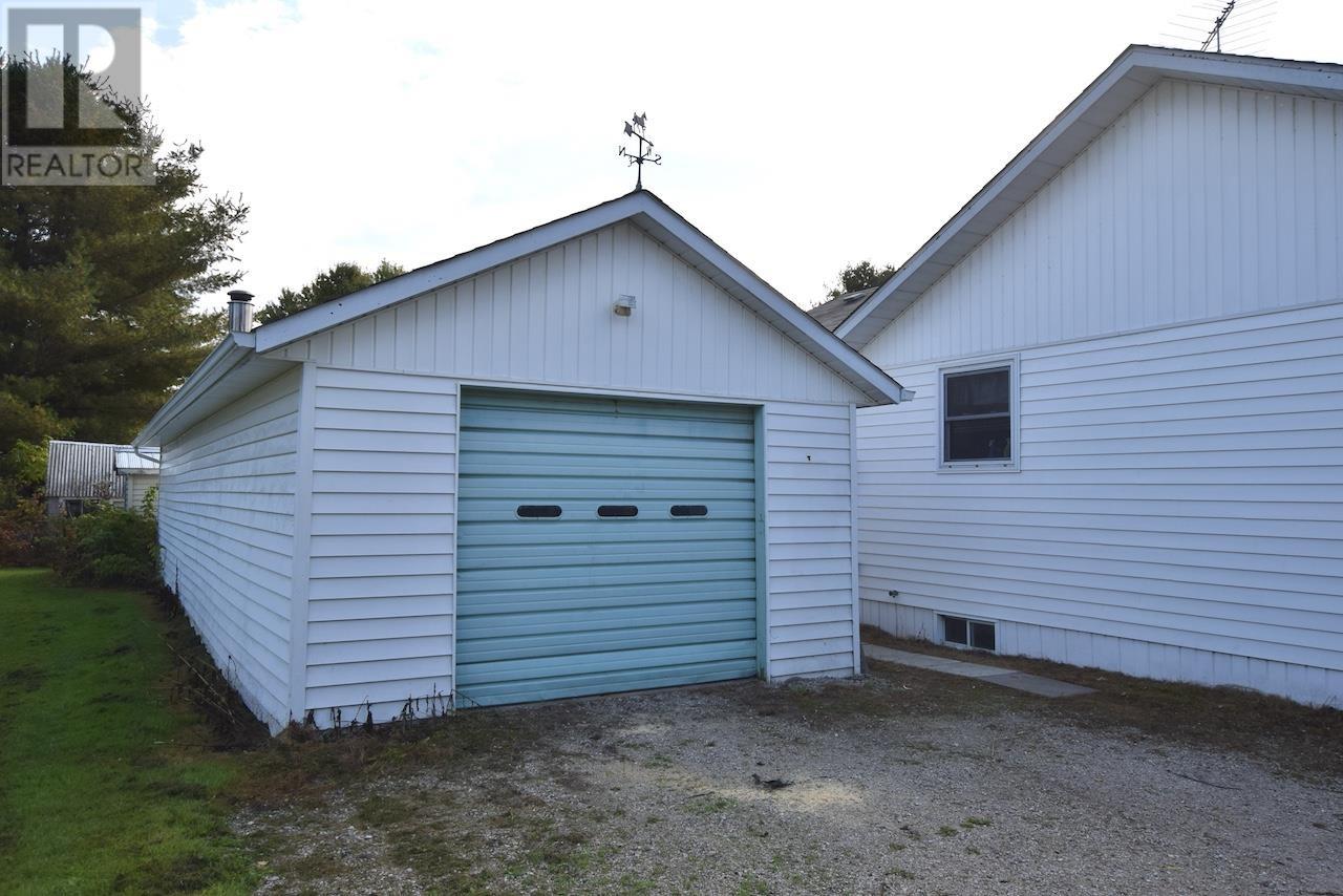 3 Eastman Rd, Blind River, Ontario  P0R 1B0 - Photo 3 - SM253294