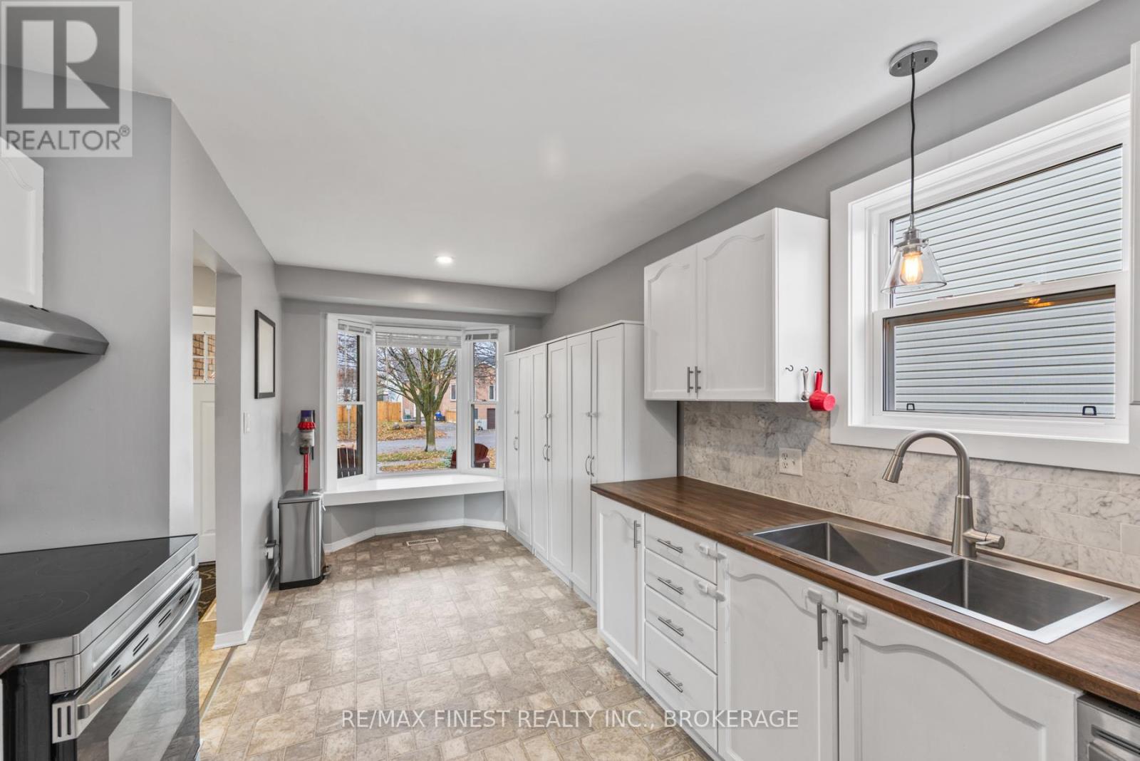 1236 Brackenwood Crescent, Kingston, Ontario K7P 2W1 - Photo 18 - X12578796