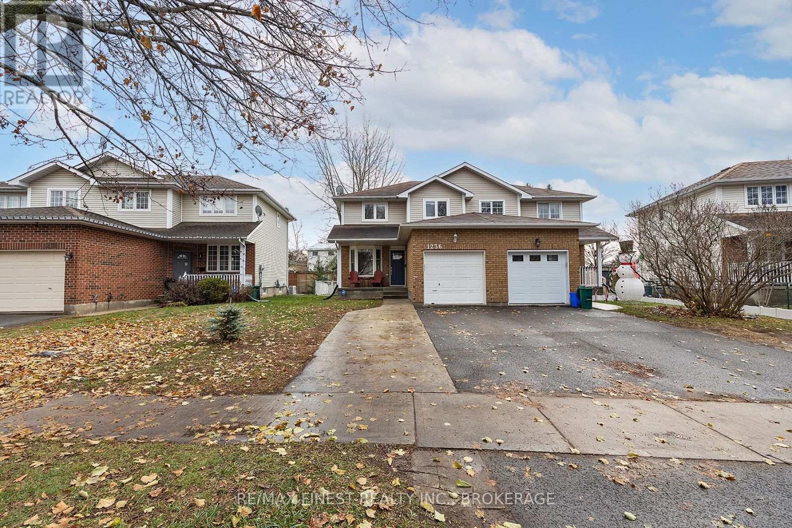 1236 Brackenwood Crescent, Kingston, Ontario K7P 2W1 - Photo 2 - X12578796