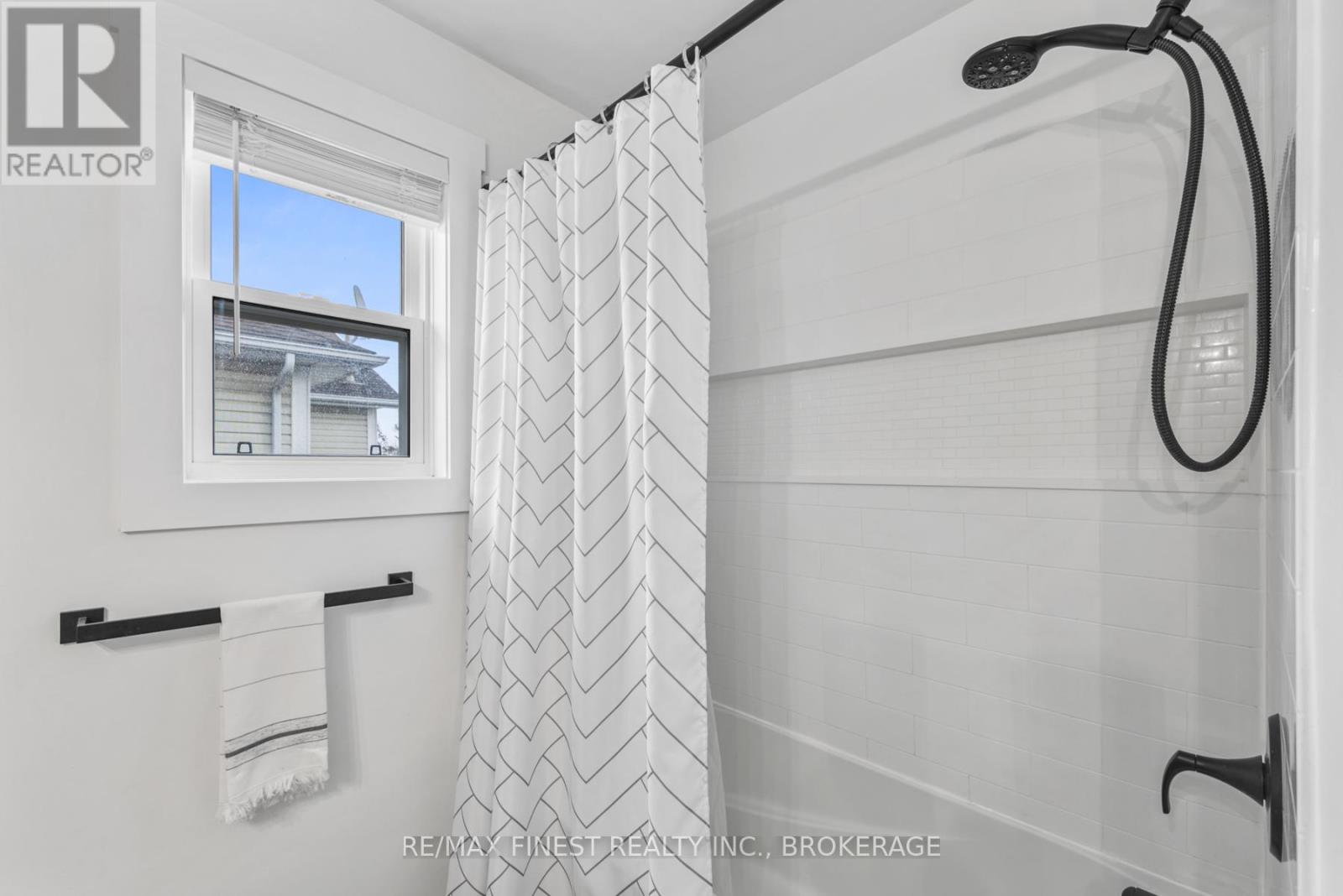 1236 Brackenwood Crescent, Kingston, Ontario K7P 2W1 - Photo 38 - X12578796