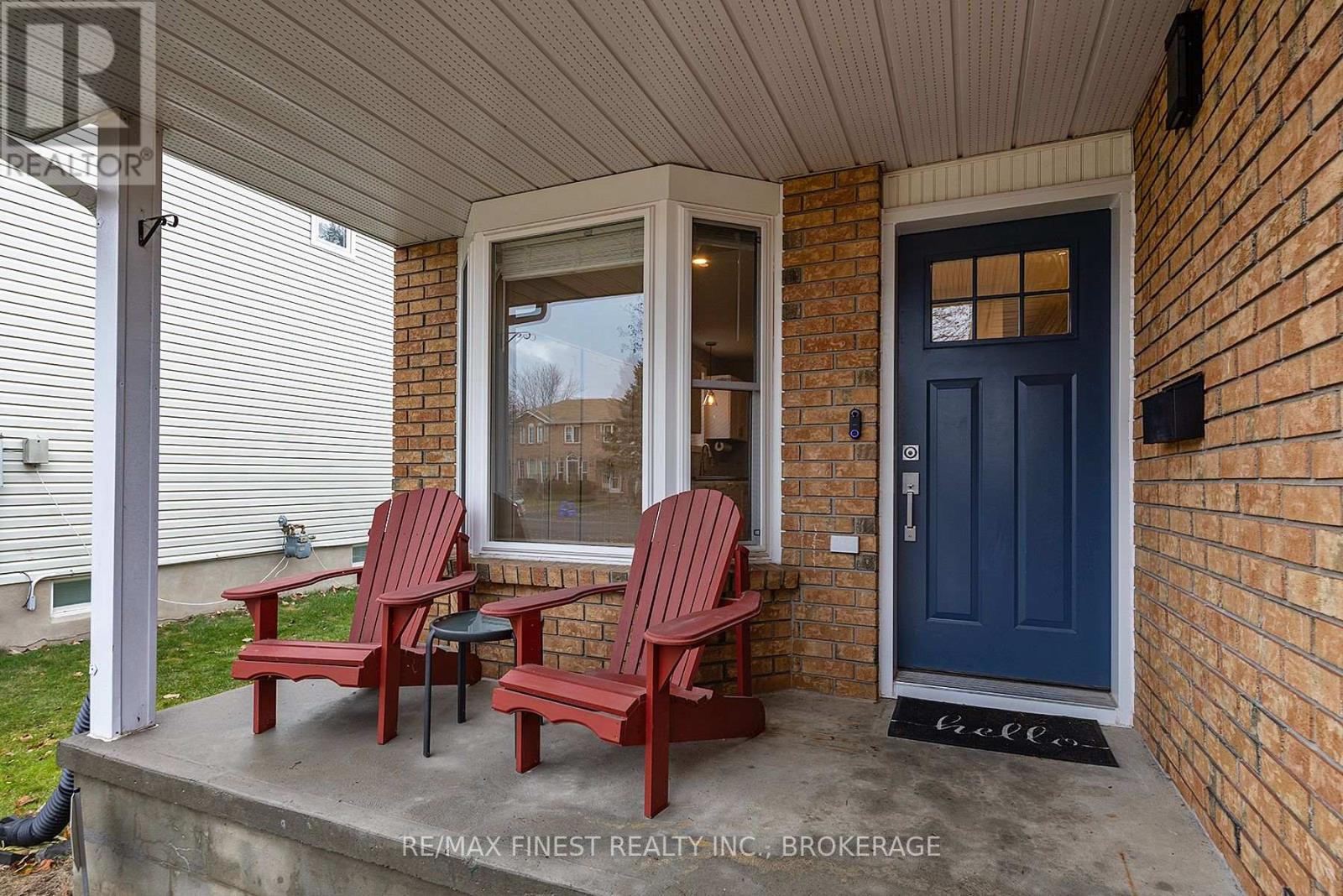 1236 Brackenwood Crescent, Kingston, Ontario K7P 2W1 - Photo 4 - X12578796