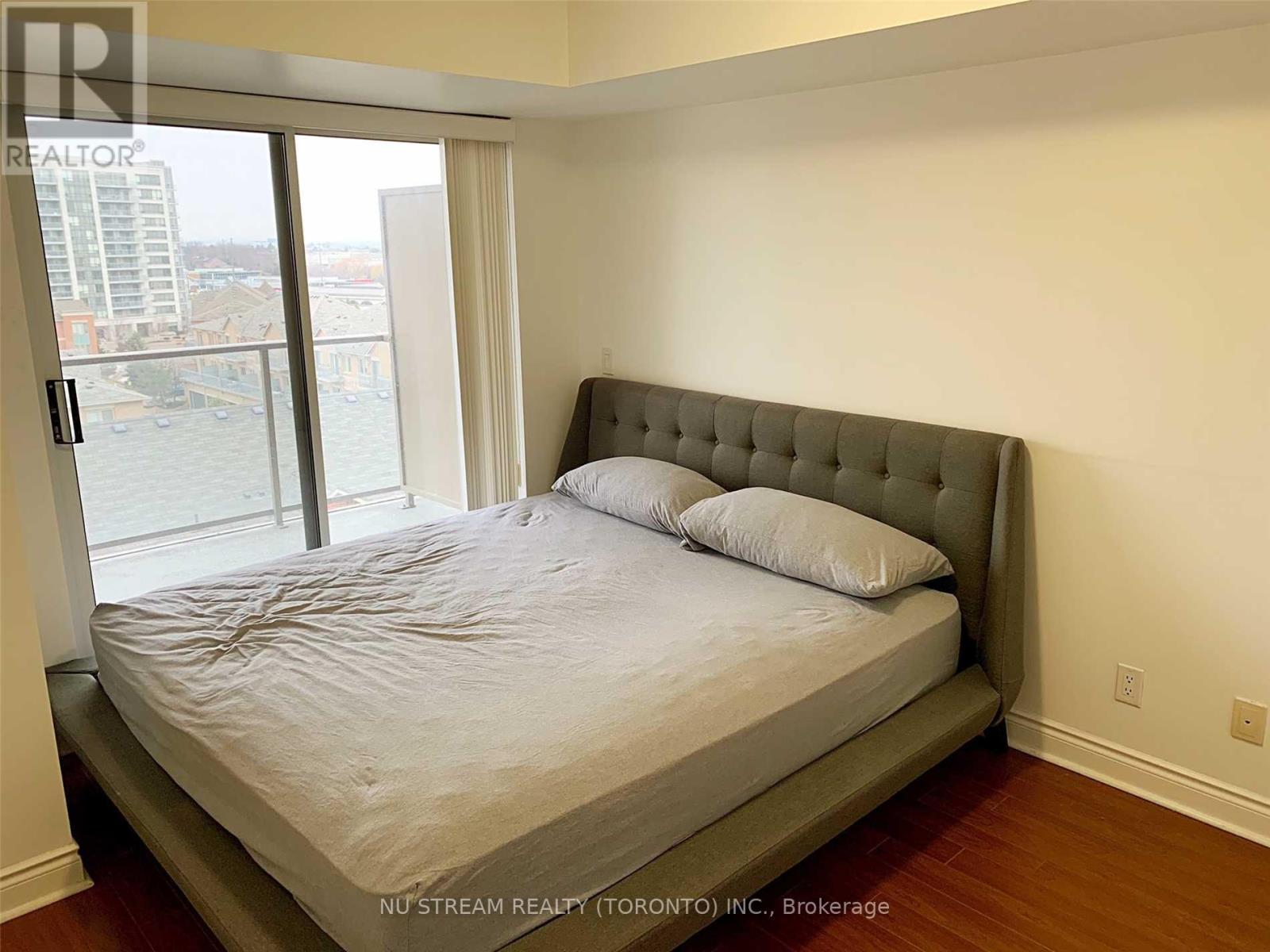 801 - 39 Galleria Parkway, Markham, Ontario  L3T 0A6 - Photo 5 - N12578486