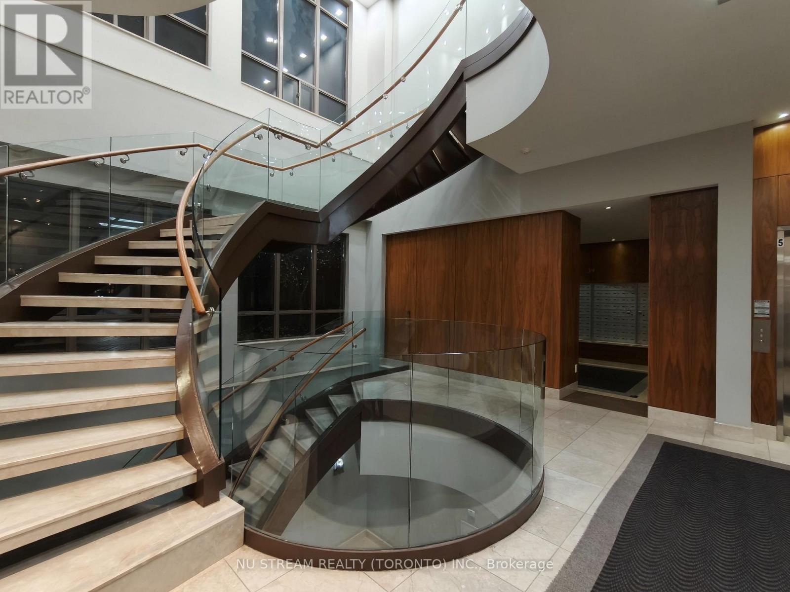 801 - 39 Galleria Parkway, Markham, Ontario  L3T 0A6 - Photo 8 - N12578486