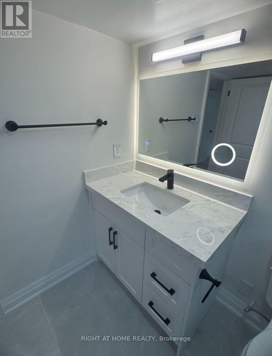 Lower Unit - 7 Warlock Crescent, Toronto, Ontario  M2K 2H8 - Photo 17 - C12545436