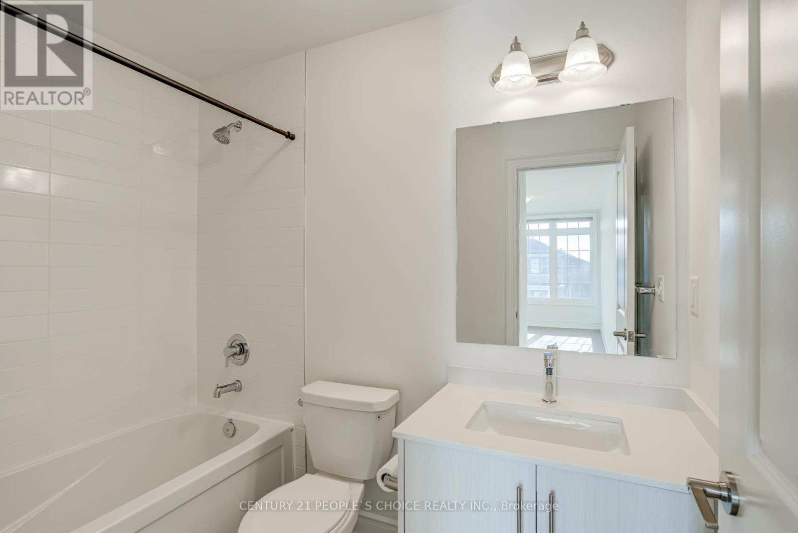 64 Montrose Boulevard, Bradford West Gwillimbury, Ontario  L3Z 4P3 - Photo 34 - N12573916