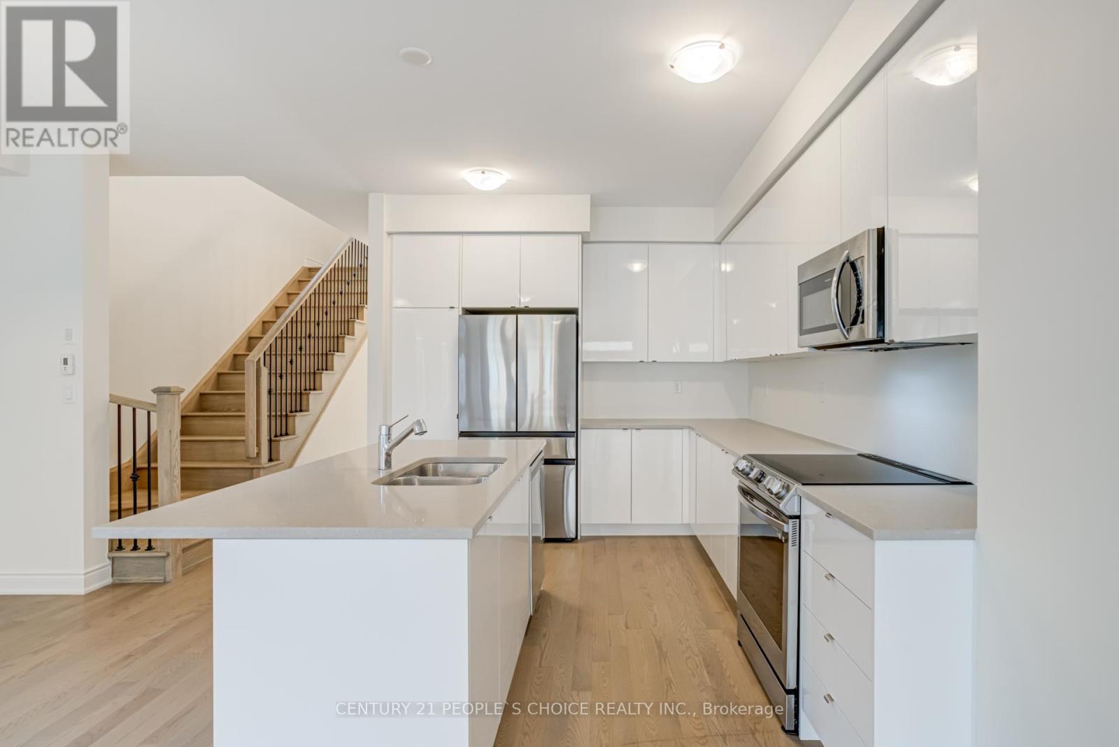 64 Montrose Boulevard, Bradford West Gwillimbury, Ontario  L3Z 4P3 - Photo 10 - N12573916