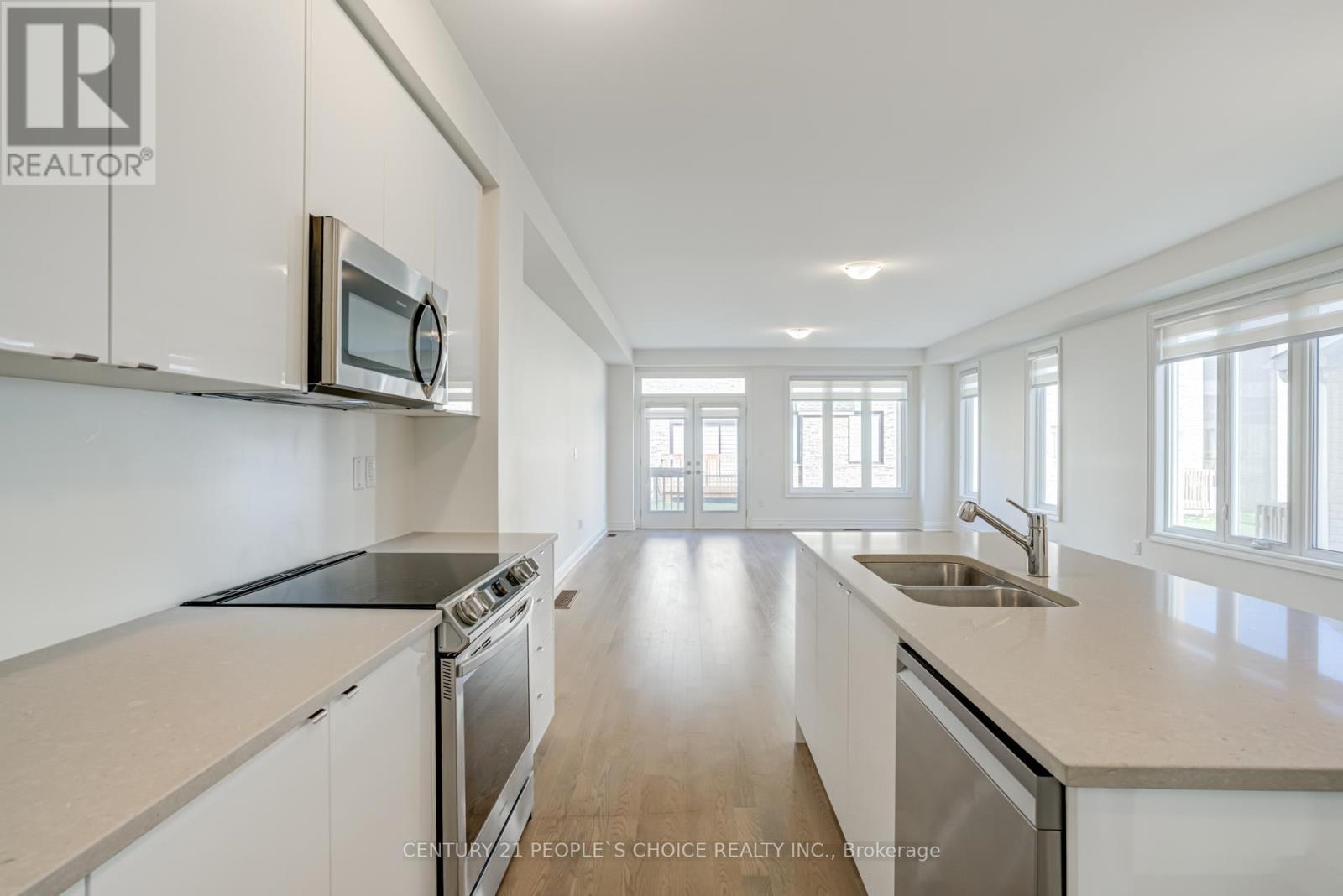 64 Montrose Boulevard, Bradford West Gwillimbury, Ontario  L3Z 4P3 - Photo 11 - N12573916